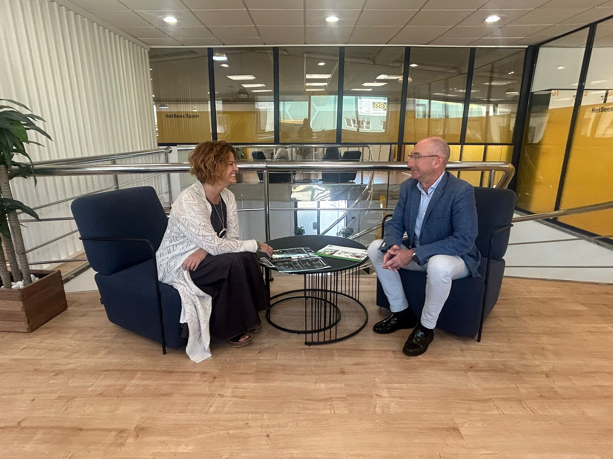 Teresa Iglesias e Ignacio Carreras, director Provincial de Fraternidad-Muprespa en Cantabria