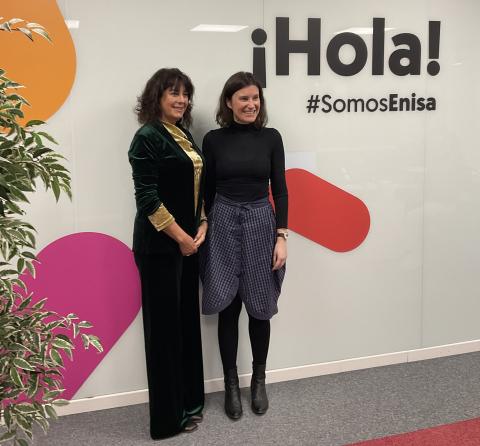Natalia Fdez. Laviada y Carolina Rodríguez, en la sede de ENISA